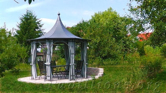 Rankpavillon aus Metall